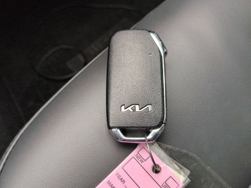 Certified 2023 Kia Niro EX FWD image 35