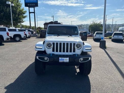 Used 2023 Jeep Wrangler Unlimited Sahara w/ Cold Weather Group AWD/4WD image 8