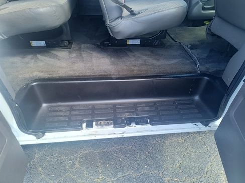 Used 2019 Chevrolet Express 3500 LT w/ LT Preferred Equipment Group RWD image 25