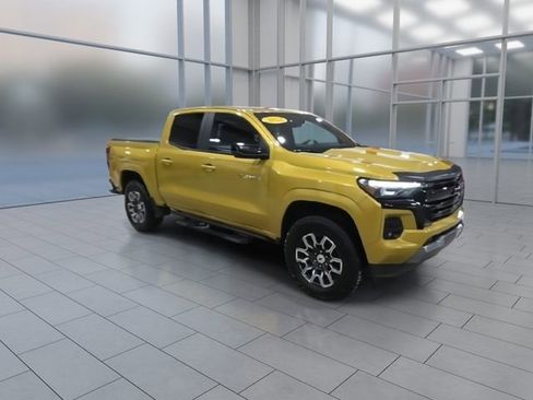 Used 2023 Chevrolet Colorado Z71 w/ Z71 Convenience Package 2 image 2