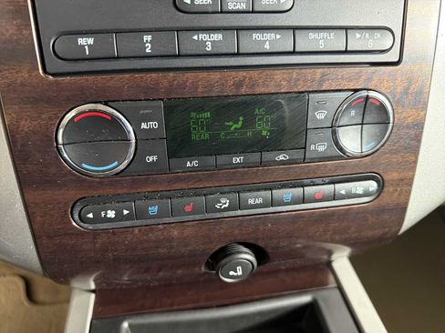 Used 2011 Ford Expedition XLT w/ 202A Rapid Spec Order Code RWD image 23