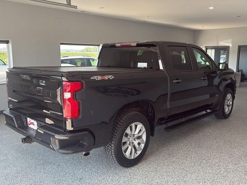 Used 2020 Chevrolet Silverado 1500 Custom w/ Custom 2.7L Value Package AWD/4WD image 4