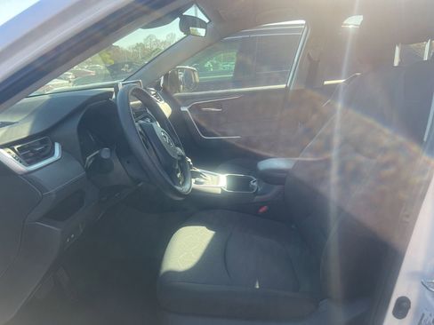 Used 2025 Toyota RAV4 XLE image 8