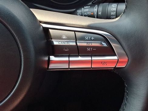 Used 2023 MAZDA MAZDA3 s FWD image 25