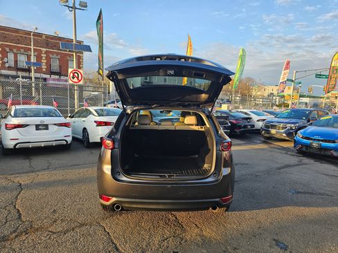 Used 2019 MAZDA CX-5 Touring image 8