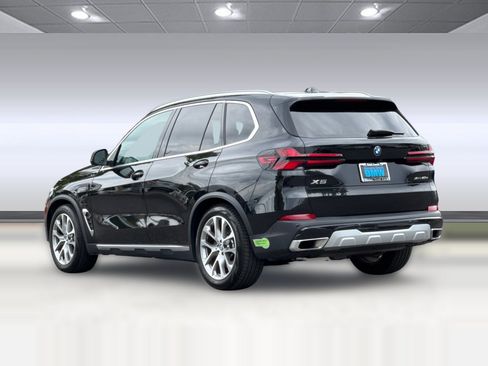 Used 2024 BMW X5 xDrive50e w/ Premium Package AWD/4WD image 3