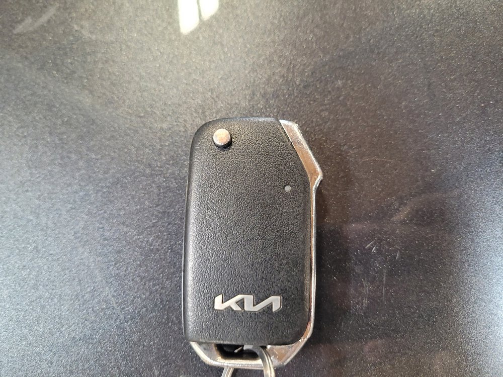Used 2022 Kia Sorento LX FWD image 32