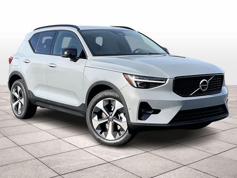 New 2026 Volvo XC40 B5 Plus w/ Protection Package Premier AWD/4WD image 2