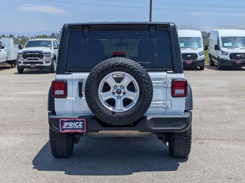 Used 2018 Jeep Wrangler Unlimited Sport S AWD/4WD image 7