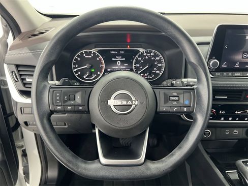 Used 2023 Nissan Rogue SV image 10