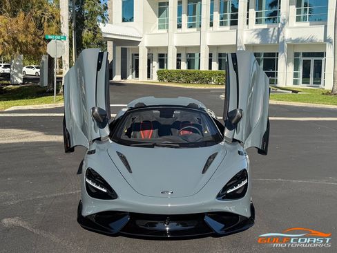 Used 2022 McLaren 765LT image 6