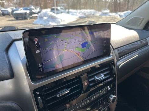 Used 2022 Lexus GX 460 Luxury w/ Sport Design Package image 21