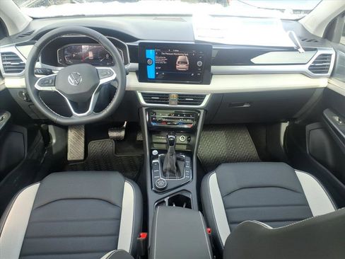 New 2026 Volkswagen Taos SEL image 10