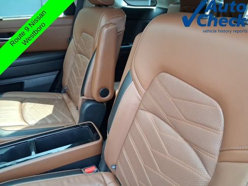 Used 2023 Nissan Pathfinder Platinum AWD/4WD image 11