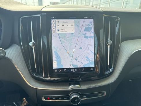 Certified 2025 Volvo XC60 B5 Plus image 24