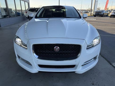 Used 2017 Jaguar XJ R-Sport image 2