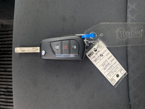 Used 2020 Toyota C-HR LE image 37