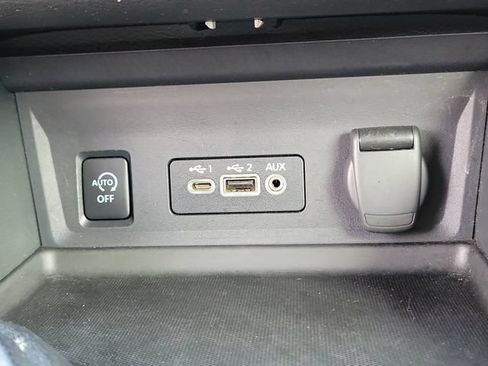 Used 2024 Nissan Sentra SV FWD image 35