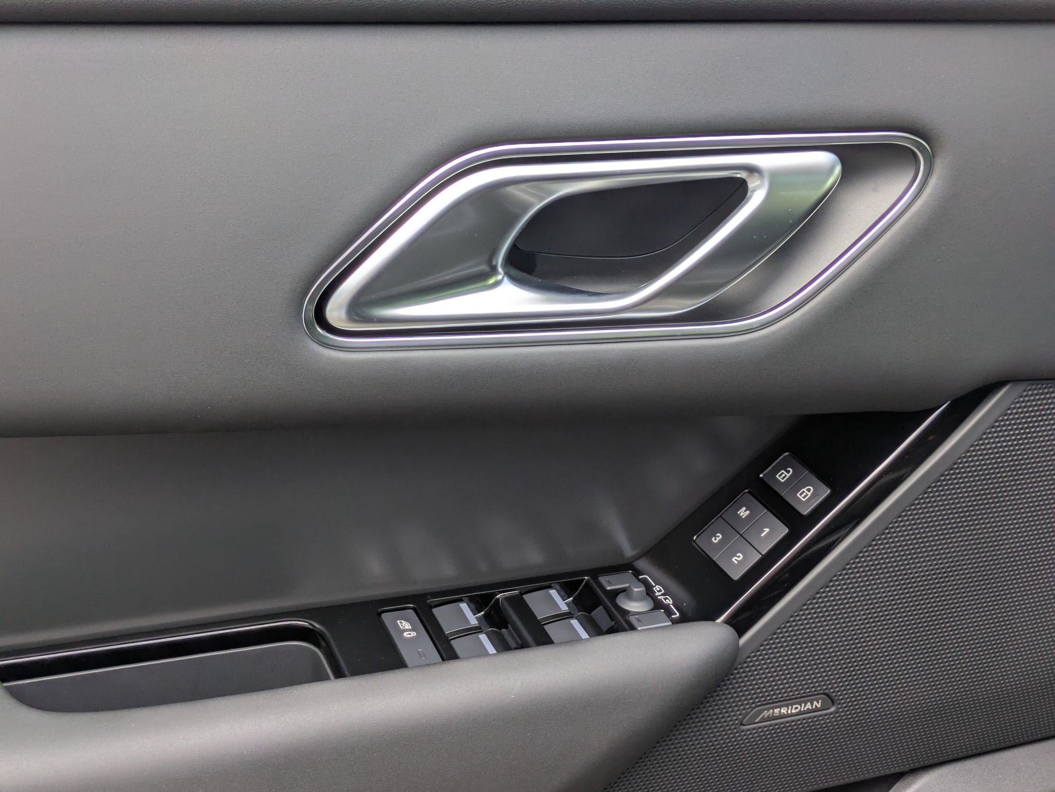 New 2026 Land Rover Range Rover Velar S AWD/4WD image 14