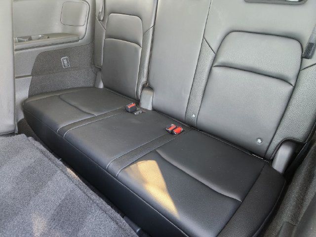 Used 2023 Nissan Pathfinder SL FWD image 27