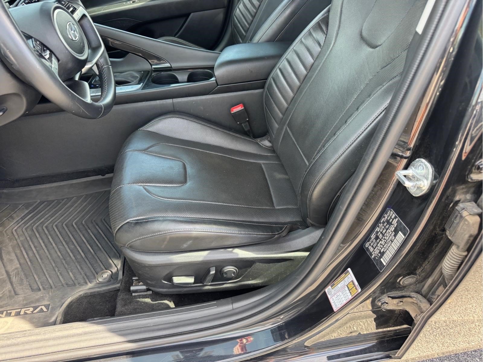 Used 2023 Hyundai Elantra Limited FWD image 7