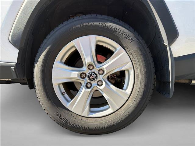 Used 2021 Toyota RAV4 XLE w/ Convenience Package AWD/4WD image 9