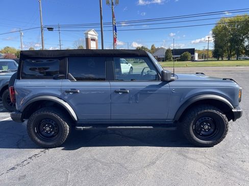 Used 2023 Ford Bronco Black Diamond image 8