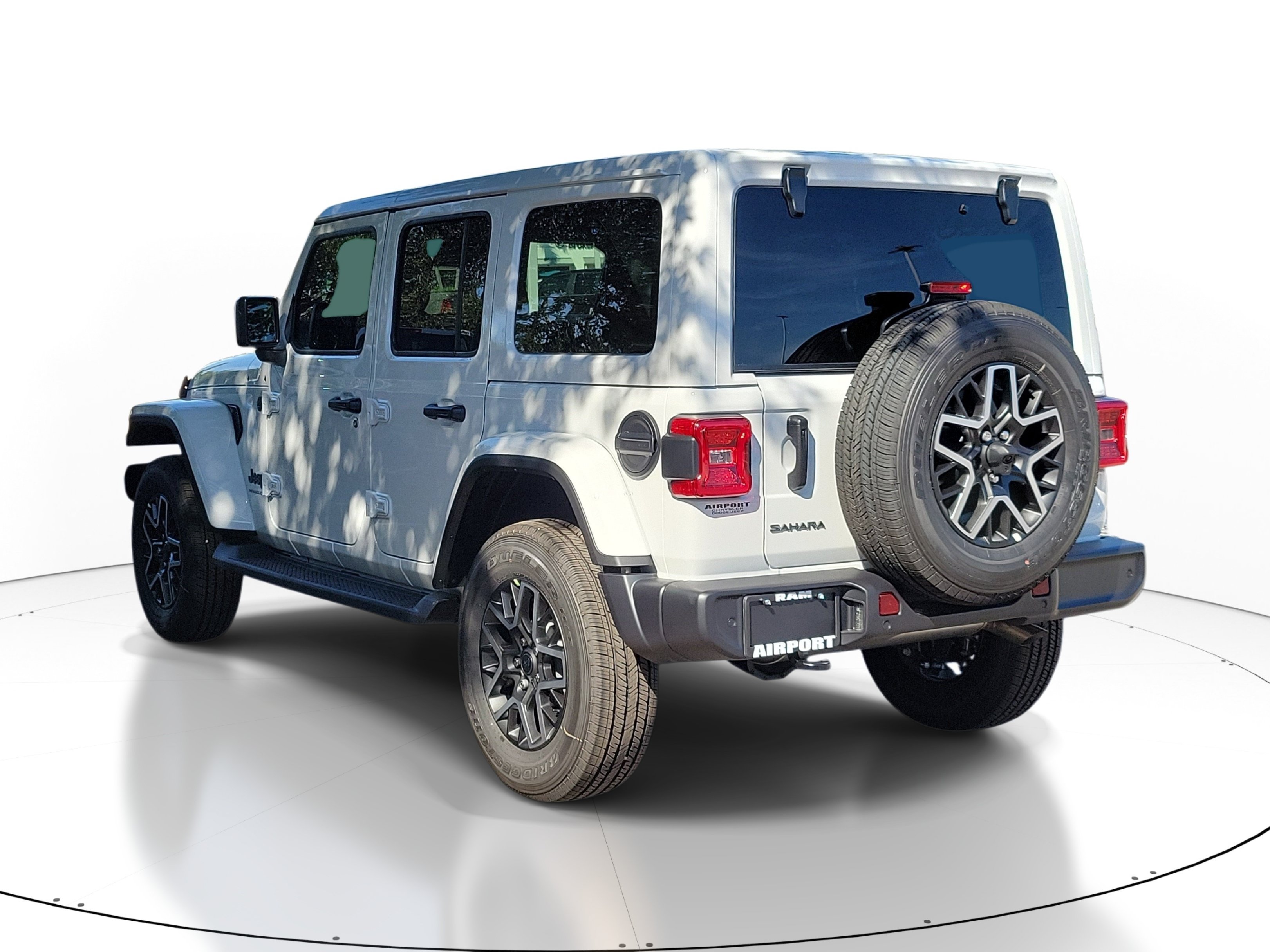 New 2027 Jeep Wrangler Unlimited Sahara AWD/4WD image 3