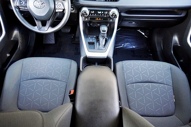 Used 2024 Toyota RAV4 XLE FWD image 25