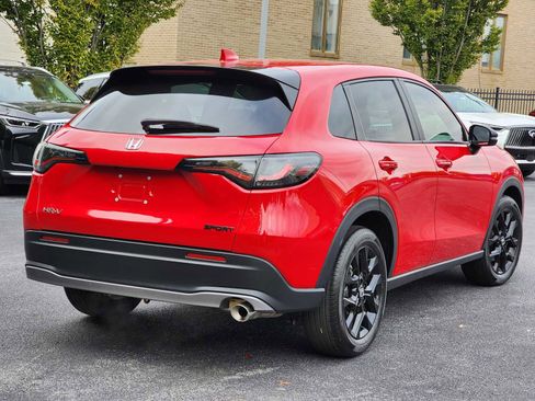 Used 2024 Honda HR-V Sport image 4