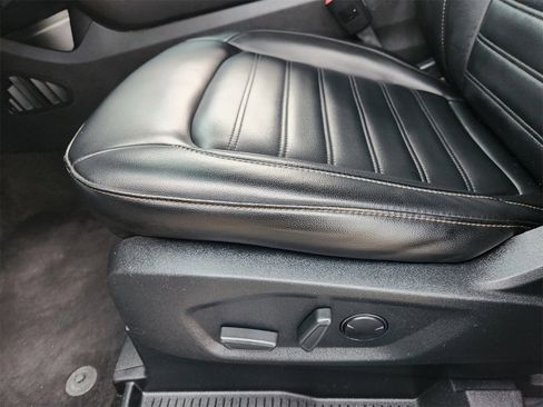 Used 2020 Ford Edge SEL image 33