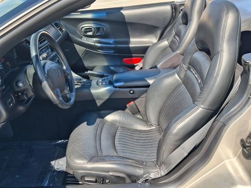 Used 2000 Chevrolet Corvette Convertible w/ Memory Pkg RWD image 13