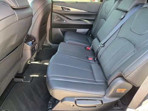 Certified 2025 INFINITI QX60 Luxe w/ Black Edition AWD/4WD image 12