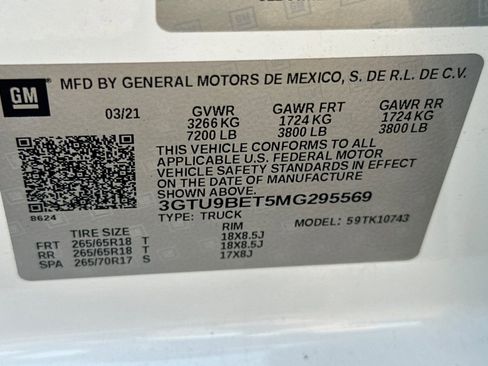 Used 2021 GMC Sierra 1500 SLE w/ X31 Off-Road Package AWD/4WD image 27