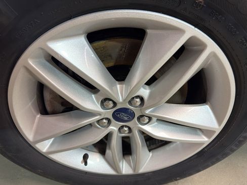 Used 2017 Ford Edge SEL AWD/4WD image 33