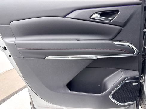 Used 2024 Chevrolet Traverse RS w/ LPO, Floor Liner Package AWD/4WD image 33