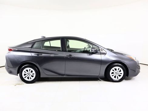 Used 2017 Toyota Prius Two w/ Carpet Mat Package image 10