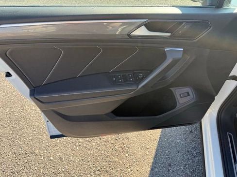 Certified 2022 Volkswagen Tiguan SE R-Line image 16