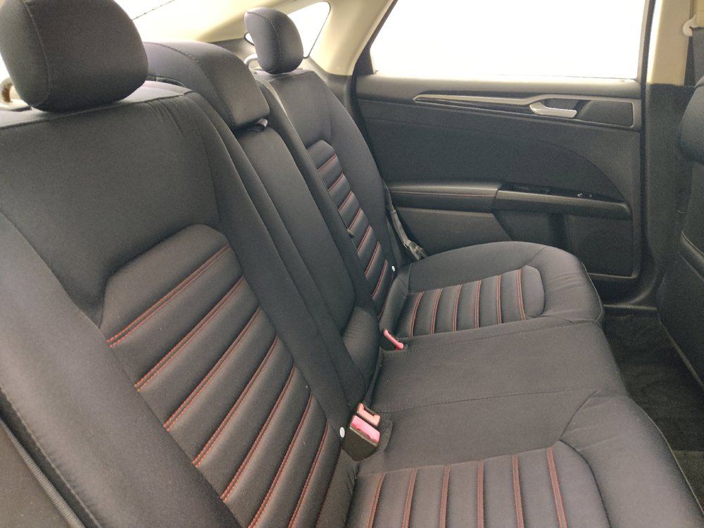 Used 2015 Ford Fusion SE w/ Equipment Group 201A FWD image 19