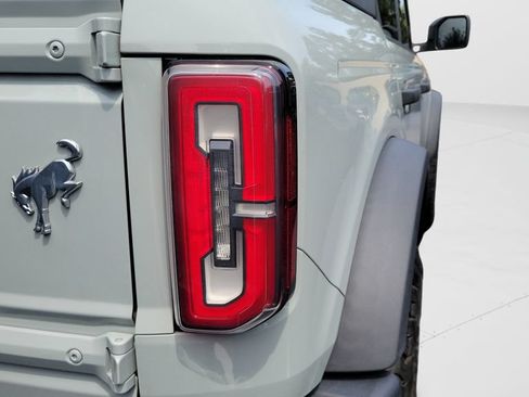 Used 2022 Ford Bronco Badlands AWD/4WD image 9