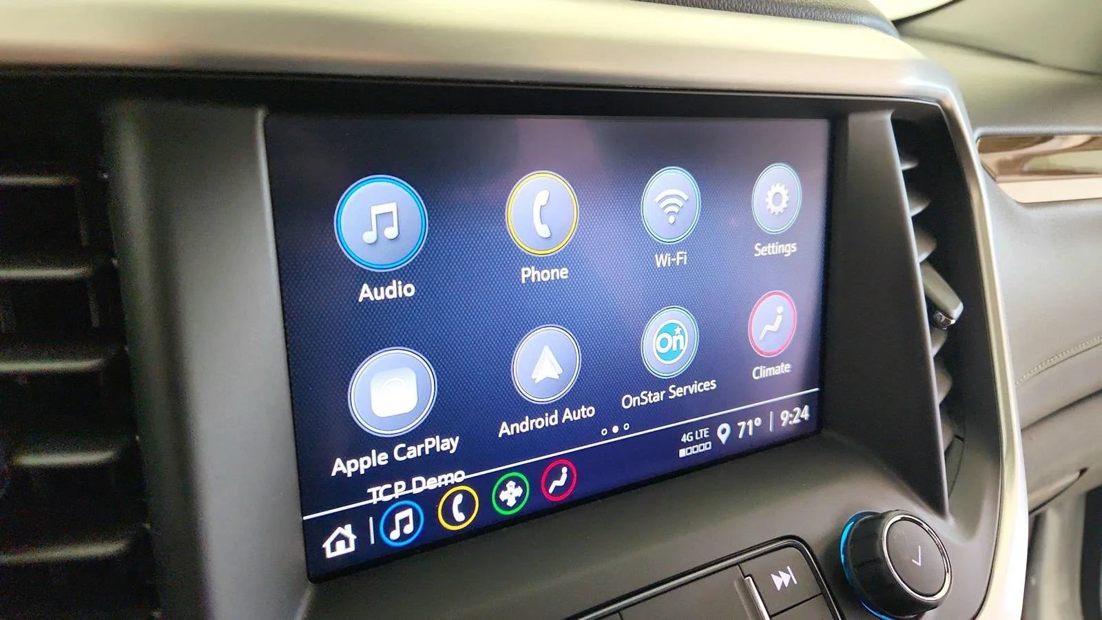 Used 2022 GMC Acadia SLE FWD image 20