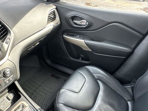 Used 2018 Jeep Cherokee Limited image 33