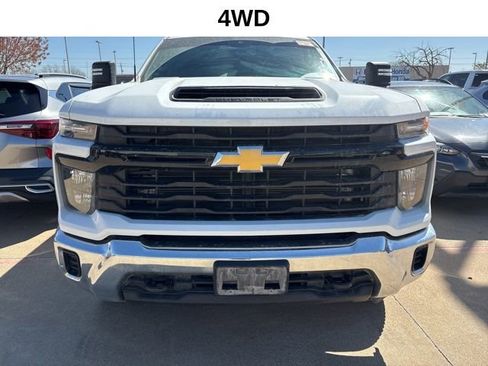 Used 2024 Chevrolet Silverado 2500 W/T w/ WT Convenience Package image 2