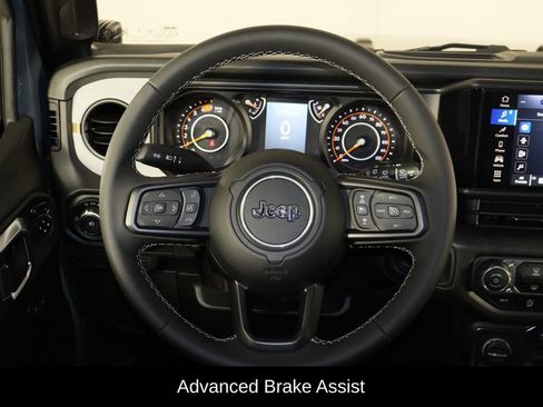 Used 2025 Jeep Wrangler Willys image 7