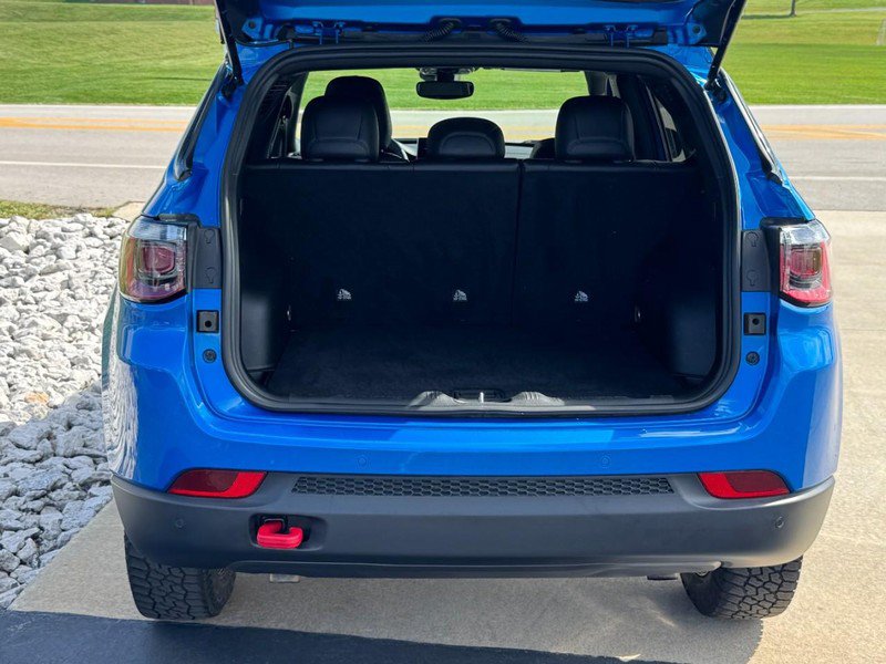 Used 2025 Jeep Compass Trailhawk AWD/4WD image 5