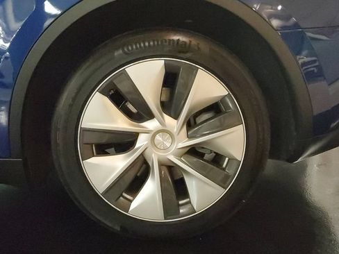 Used 2023 Tesla Model Y Long Range AWD/4WD image 6