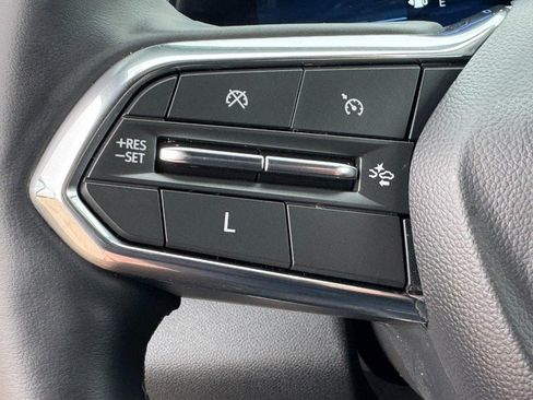 Used 2025 Chevrolet Equinox LT w/ Convenience Package II image 18