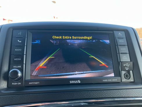 Used 2019 Dodge Grand Caravan SXT image 19