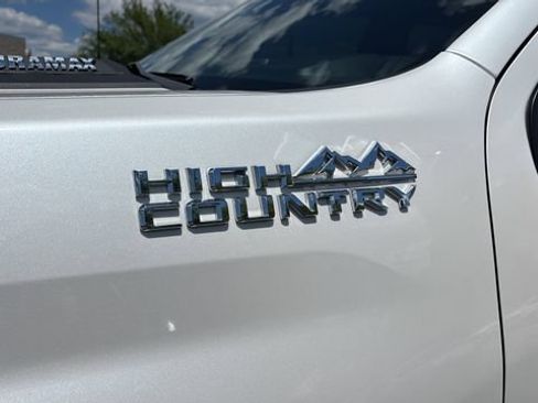 Used 2025 Chevrolet Silverado 2500 High Country w/ Technology Package AWD/4WD image 41