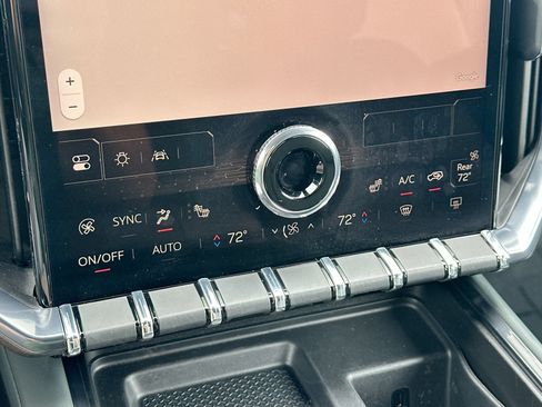 Used 2025 GMC Acadia AT4 AWD/4WD image 19